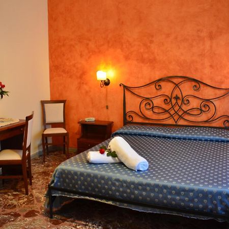 Costa Azzurra Hotel จีอาร์ดีนี นักซอส ภายนอก รูปภาพ