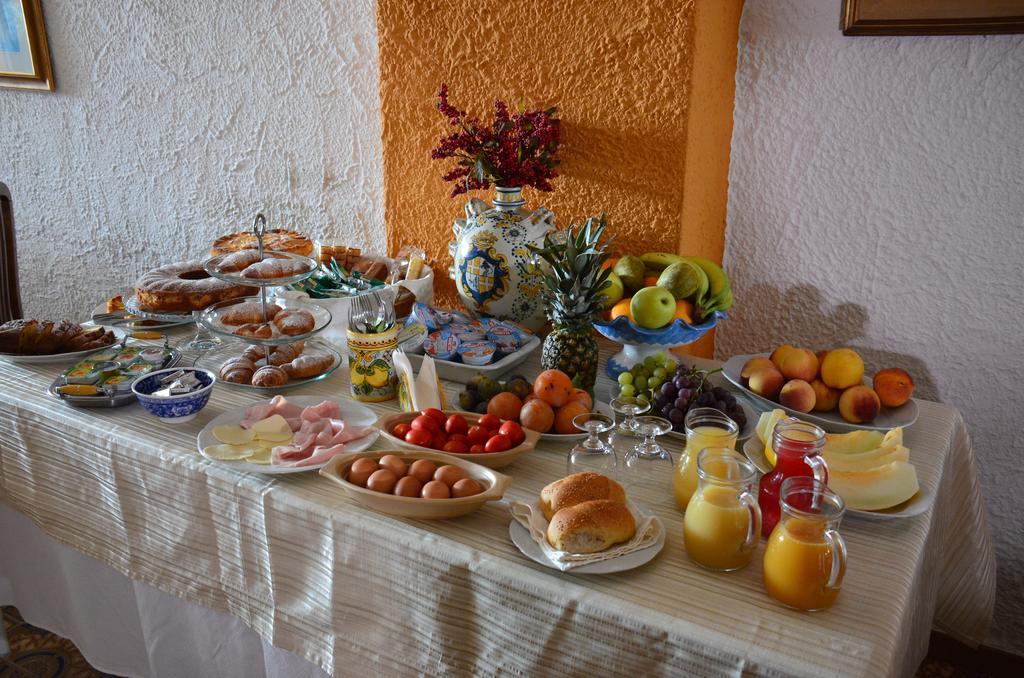 Costa Azzurra Hotel จีอาร์ดีนี นักซอส ภายนอก รูปภาพ