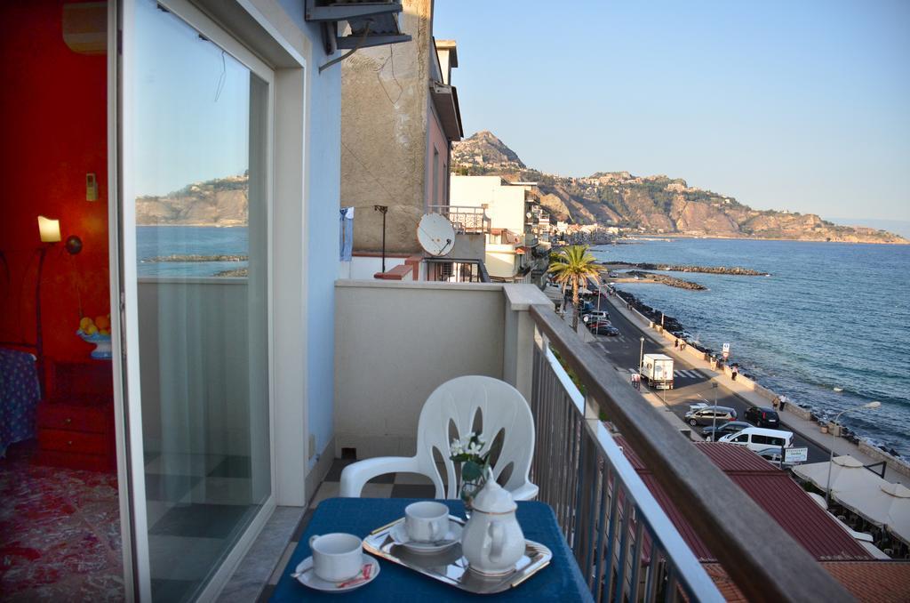 Costa Azzurra Hotel จีอาร์ดีนี นักซอส ภายนอก รูปภาพ
