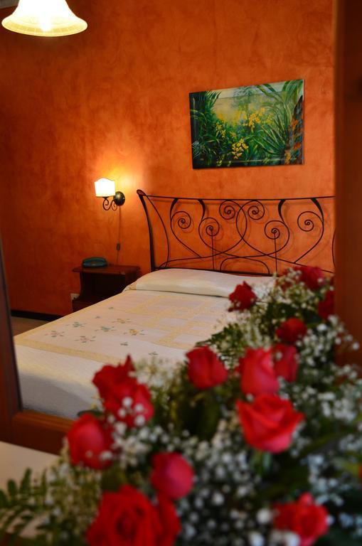 Costa Azzurra Hotel จีอาร์ดีนี นักซอส ภายนอก รูปภาพ