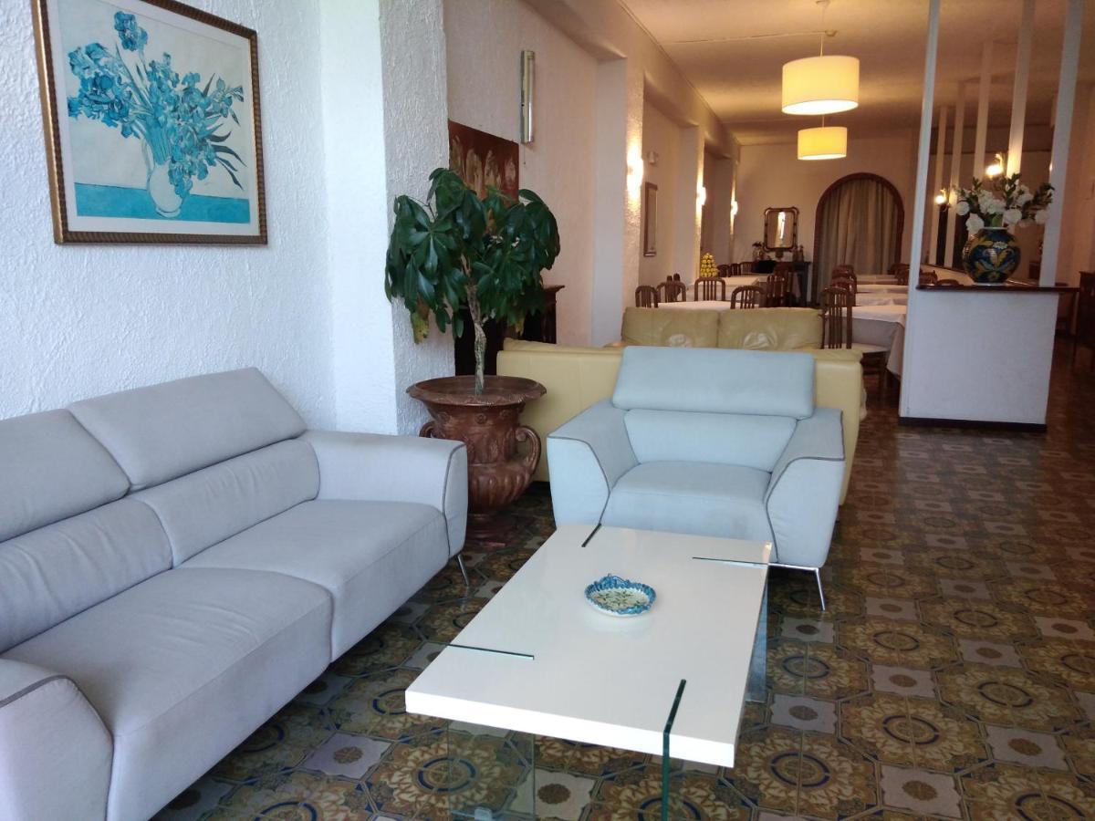 Costa Azzurra Hotel จีอาร์ดีนี นักซอส ภายนอก รูปภาพ