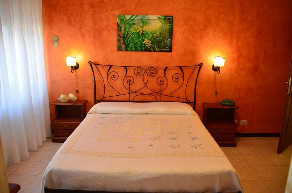 Costa Azzurra Hotel จีอาร์ดีนี นักซอส ภายนอก รูปภาพ