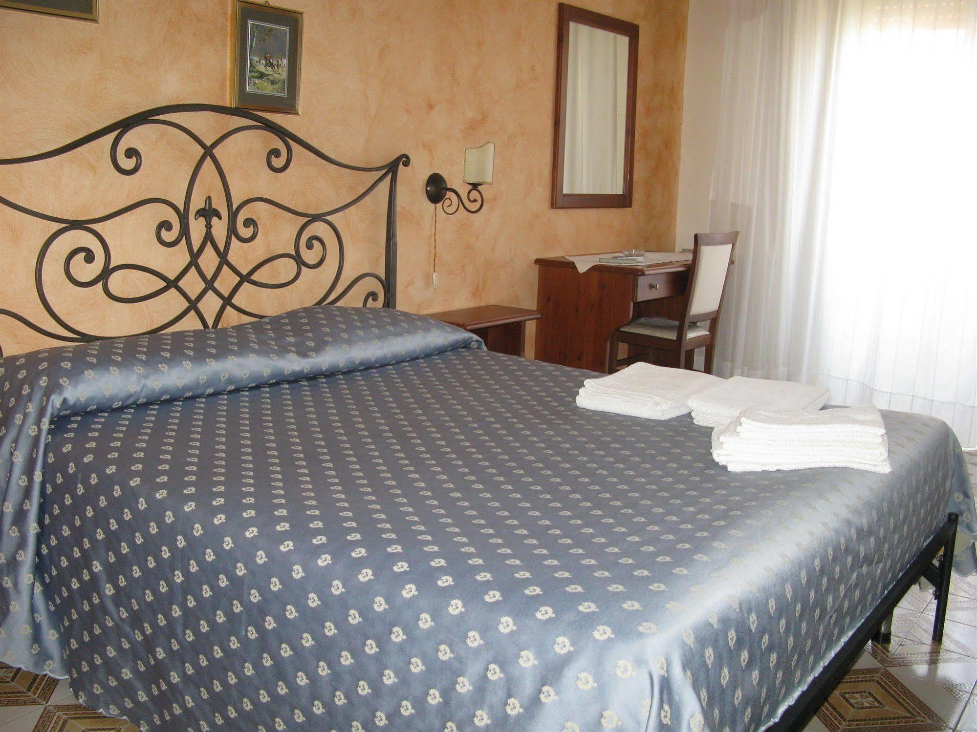 Costa Azzurra Hotel จีอาร์ดีนี นักซอส ภายนอก รูปภาพ